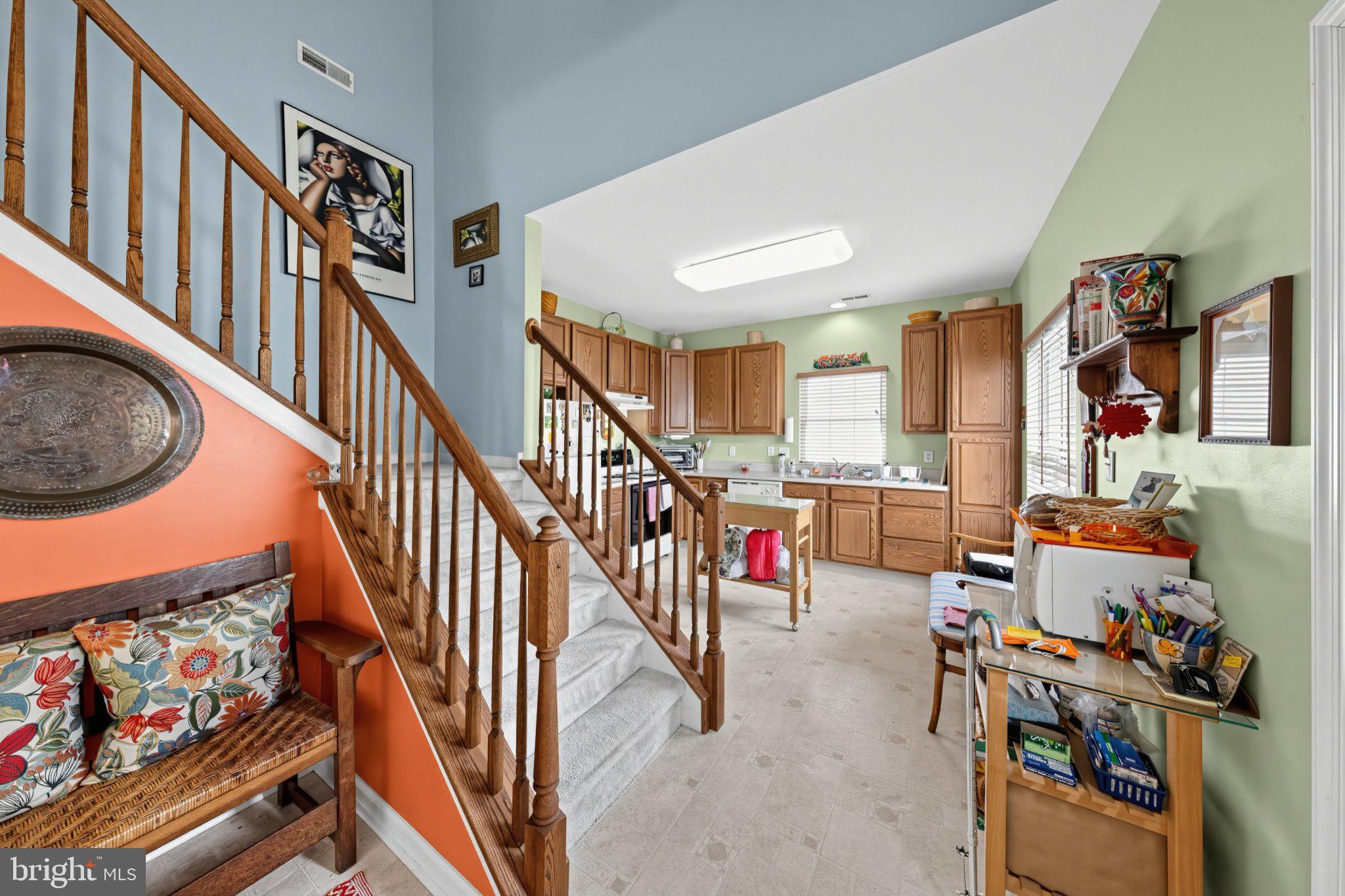 232 GLADSTONE WAY