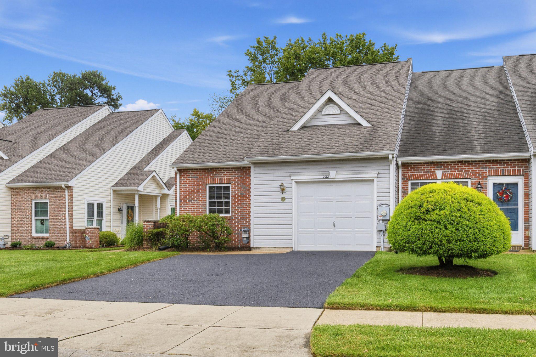 232 GLADSTONE WAY
