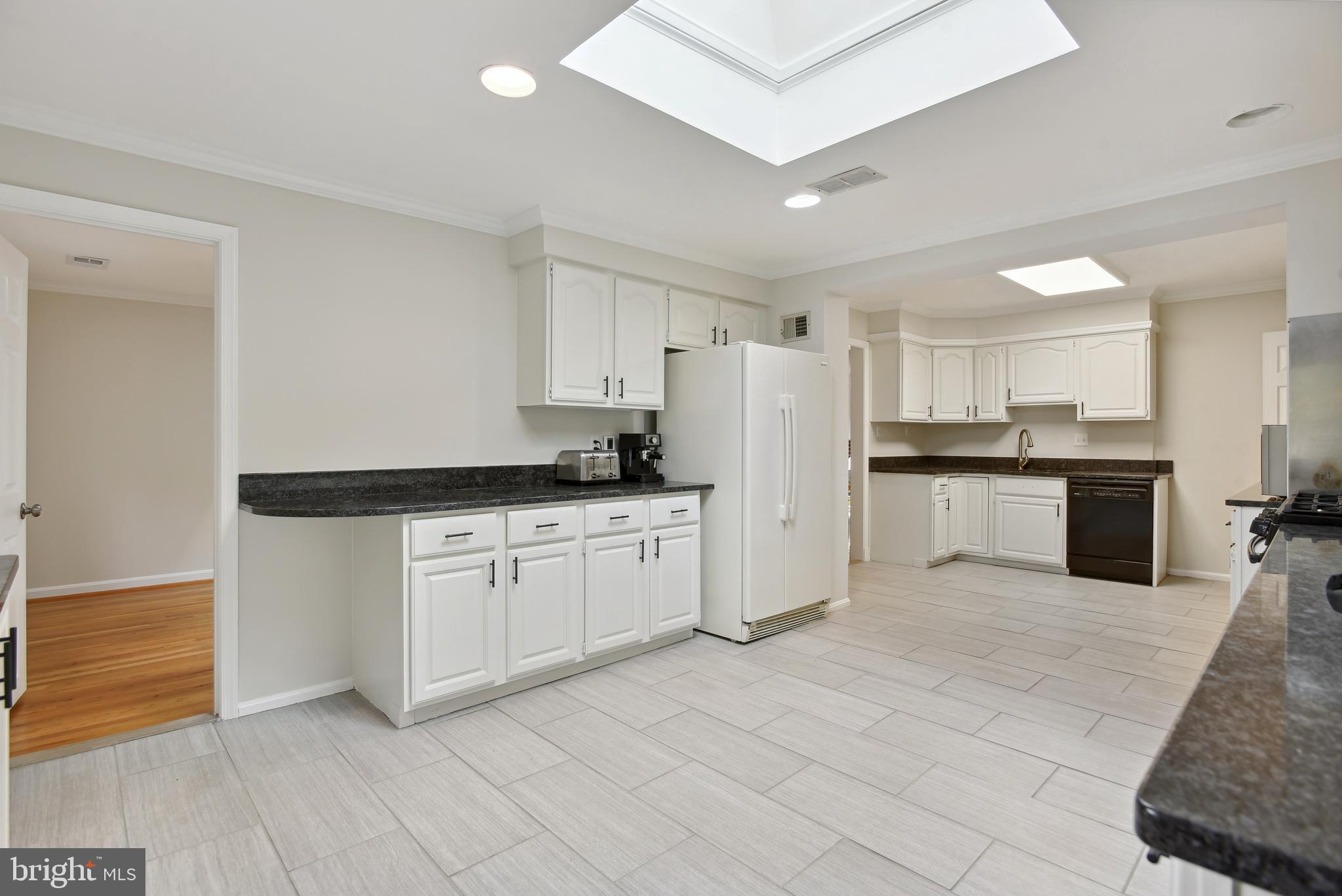 OAKWOOD KNOLLS - Residential Lease