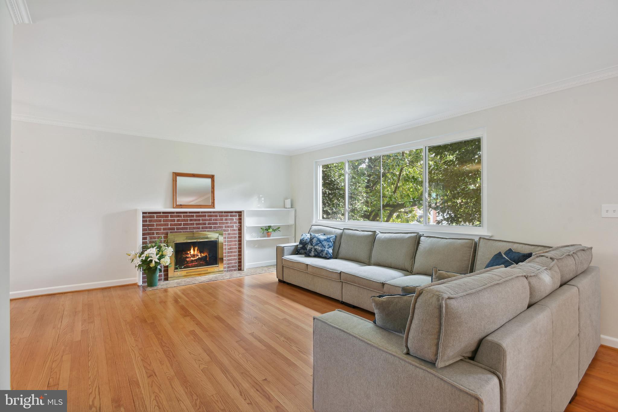 OAKWOOD KNOLLS - Residential Lease