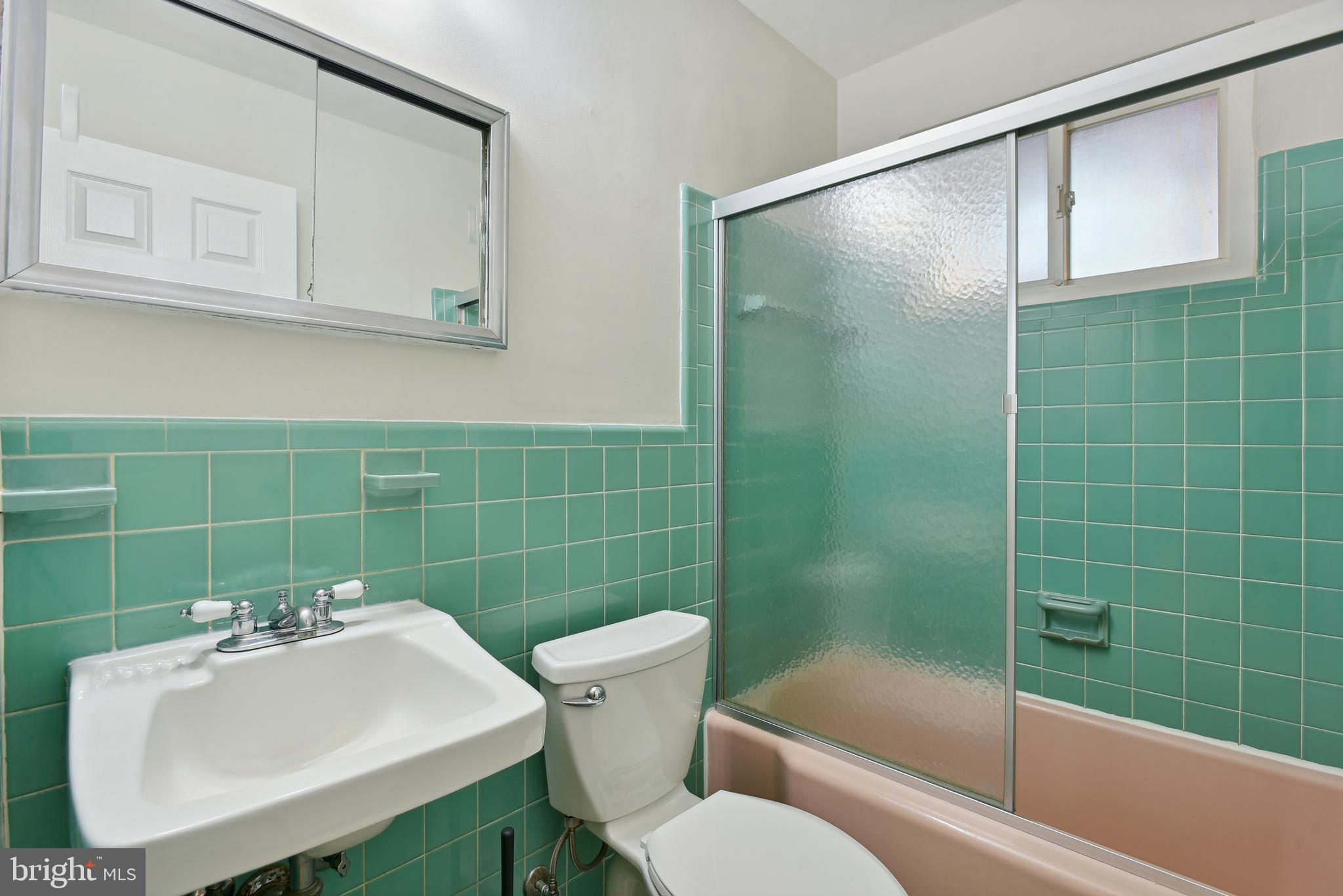 OAKWOOD KNOLLS - Residential Lease