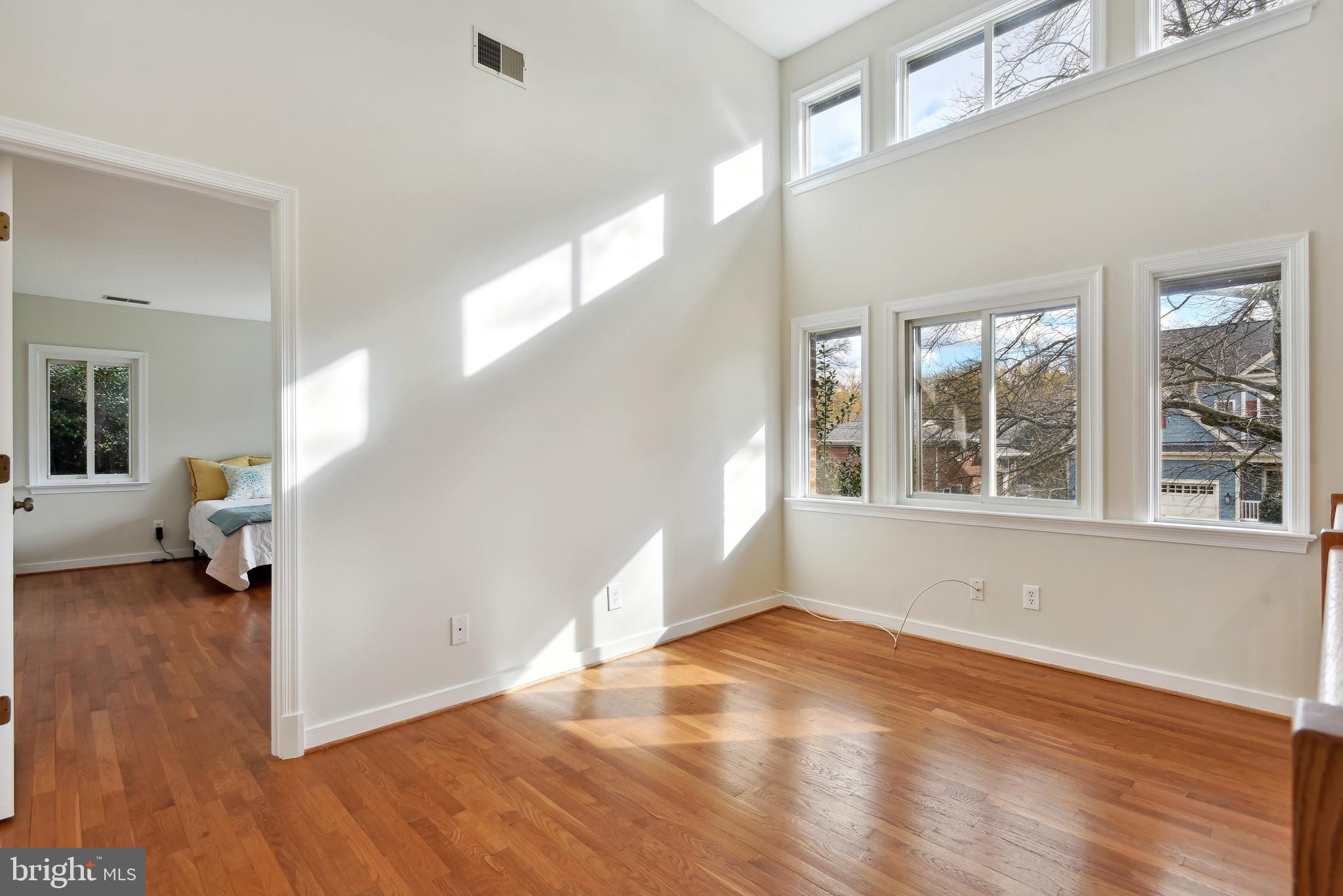 OAKWOOD KNOLLS - Residential Lease