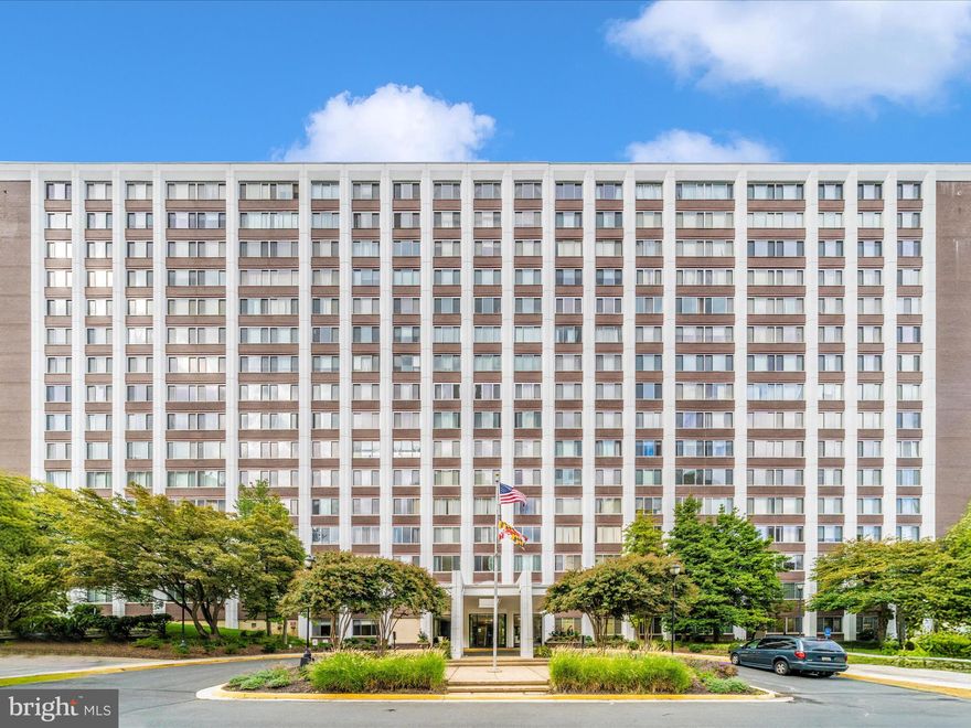 Welcome to 11801 Rockville Pike, Unit #910!
This spacious condo offers an oversized 1-bedroom and 1.5 baths, combining comfort and convenience in one of the most desirable locations. Perfect for those seeking low-maintenance living, the building provides secured entry, professional management, a pool, fitness center, and more — with all utilities included in the monthly rent.
Inside, you’ll find a bright and open floor plan with a sun-filled living room, south-facing windows, and seamless flow into the dining area and kitchen. The kitchen is equipped with stainless steel appliances, granite counters, gas cooking, and ample cabinet space, making both daily meals and entertaining a pleasure. The dining area is ideal for hosting family and friends.
Conveniently located near Pike & Rose, Montrose Crossing, Metro, dining, shopping, and entertainment, this condo offers the perfect blend of suburban comfort and urban accessibility.