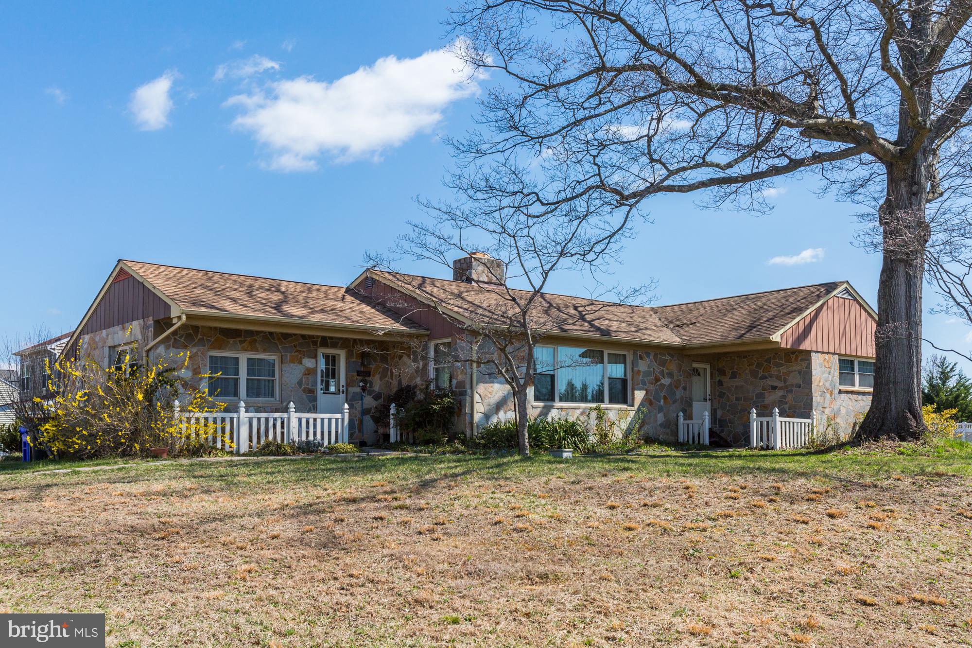ATTENTION INVESTORS!! Great home in a great location!! Beautiful setting and set far back from the road, but does need work inside. There is mold inside the property. Buyers and agents assume all risk when entering. Masks and Covid protocol are required. Property is occupied. Showings can only occur 9-5, Monday through Friday.