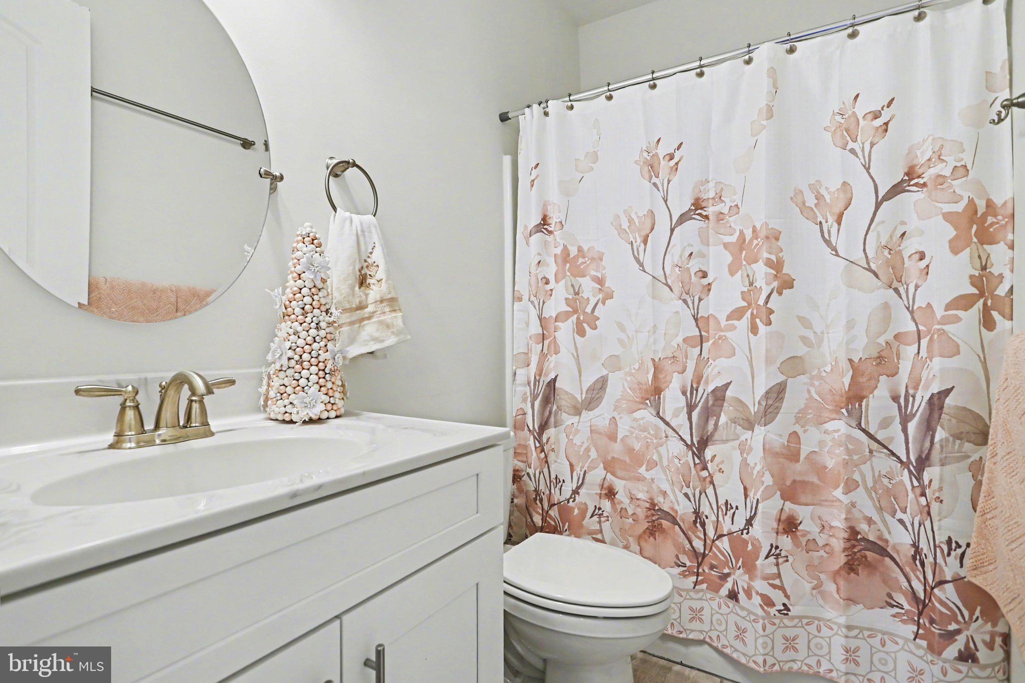 HAMILTON'S OVERLOOK - Residential