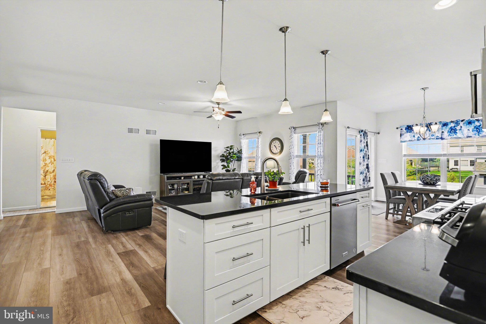 HAMILTON'S OVERLOOK - Residential