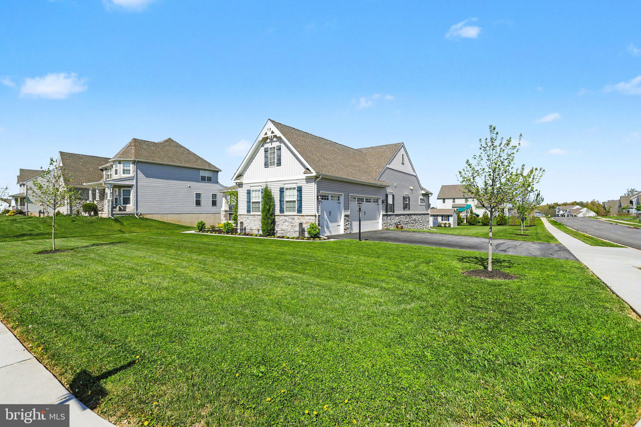 HAMILTON'S OVERLOOK - Residential