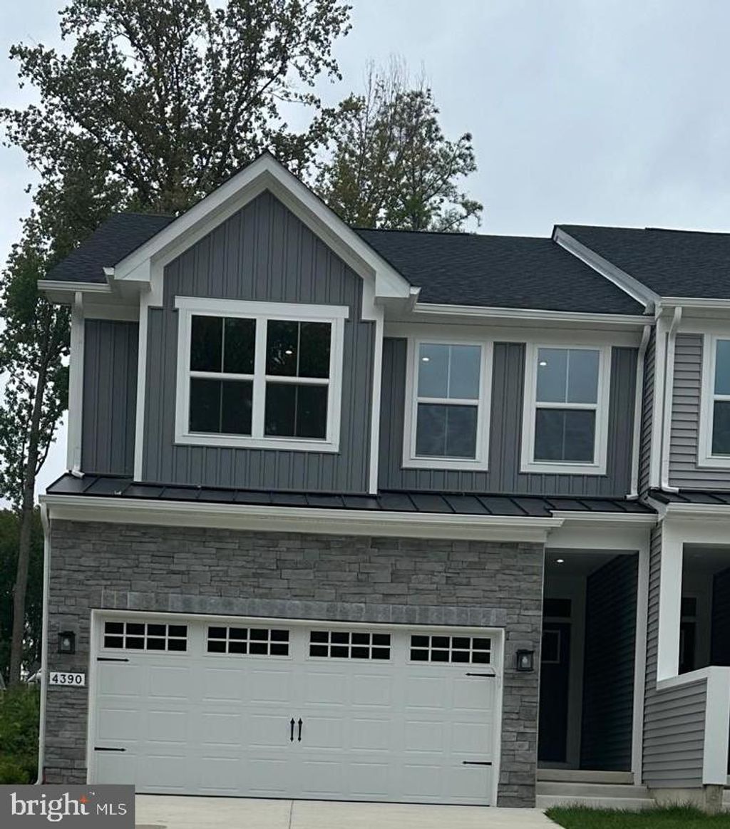 Photo of 4390 Reusch Circle, NEW CASTLE, DE 19720 (MLS # DENC2090546)