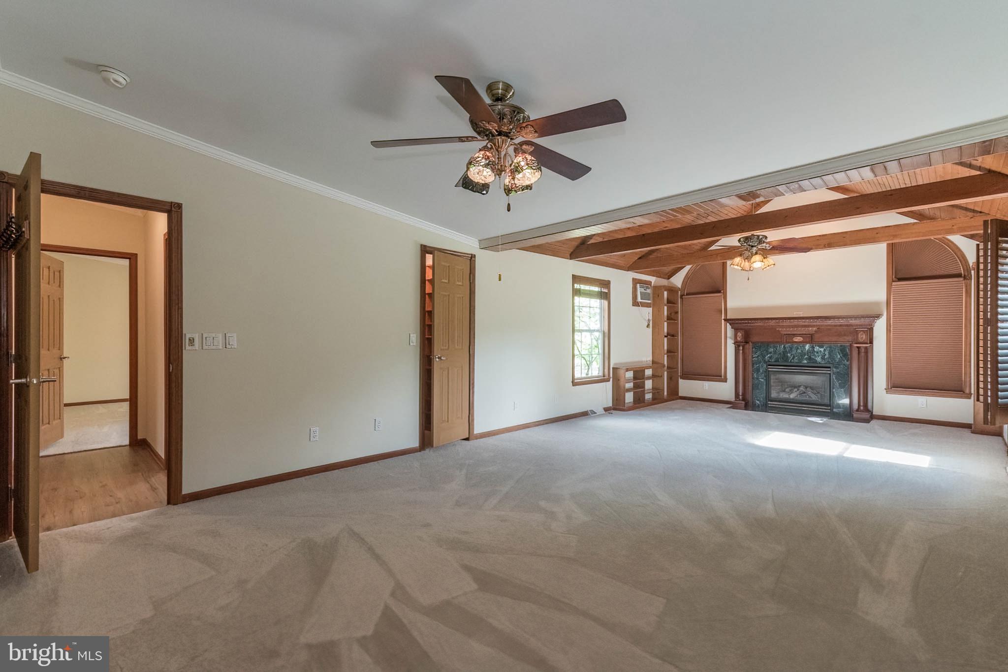 RED BARN - Residential