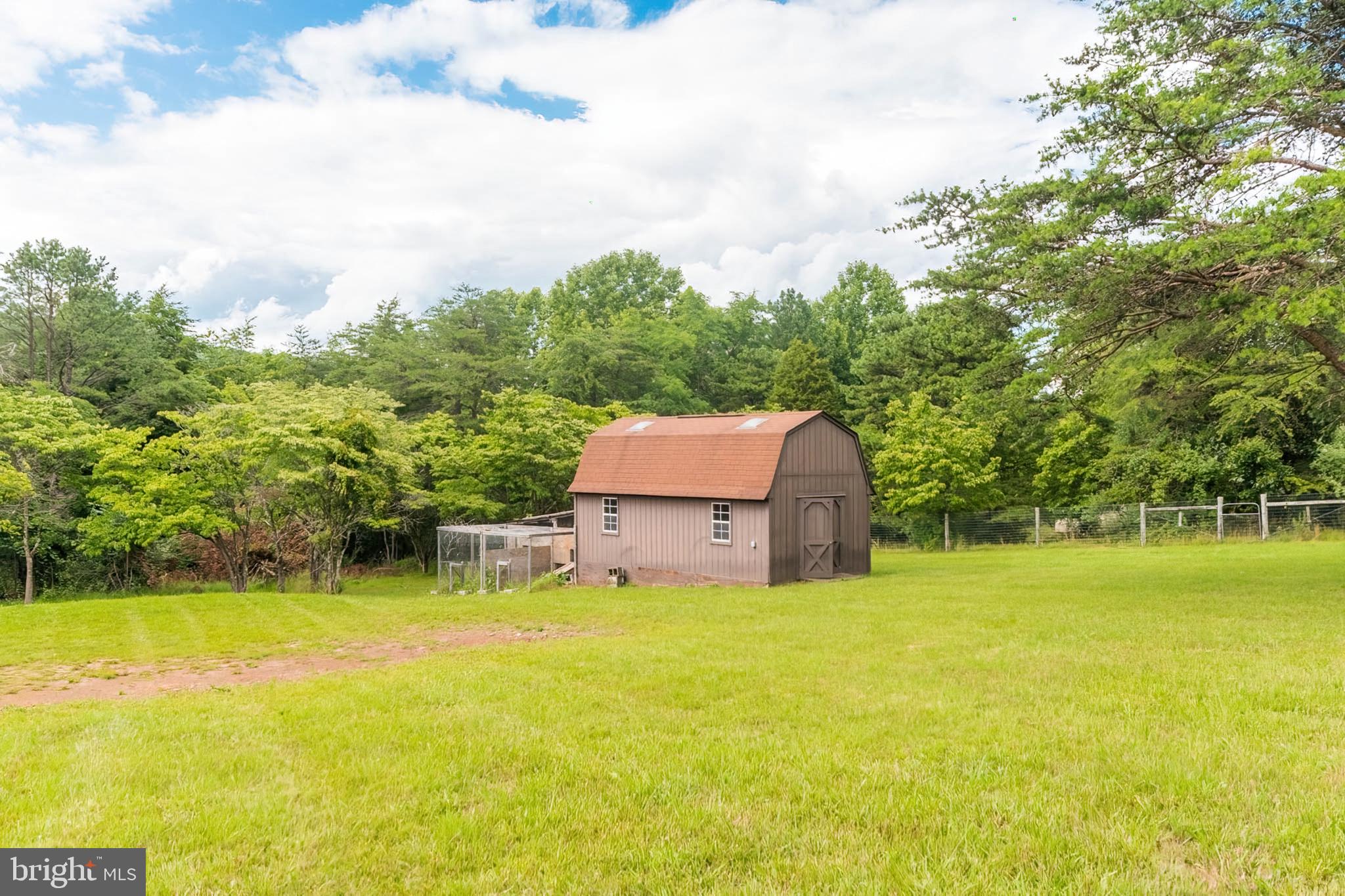 RED BARN - Residential