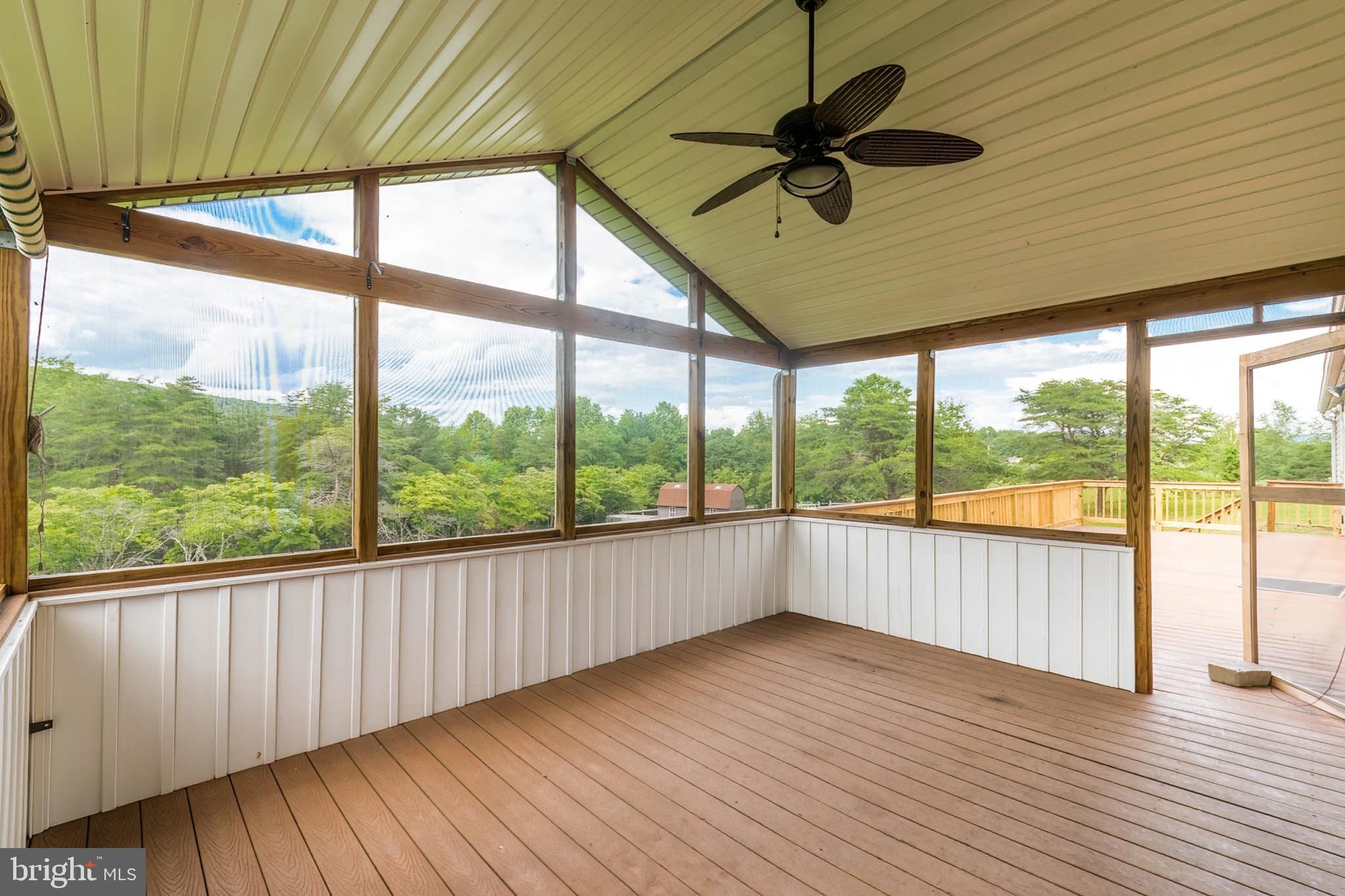 RED BARN - Residential