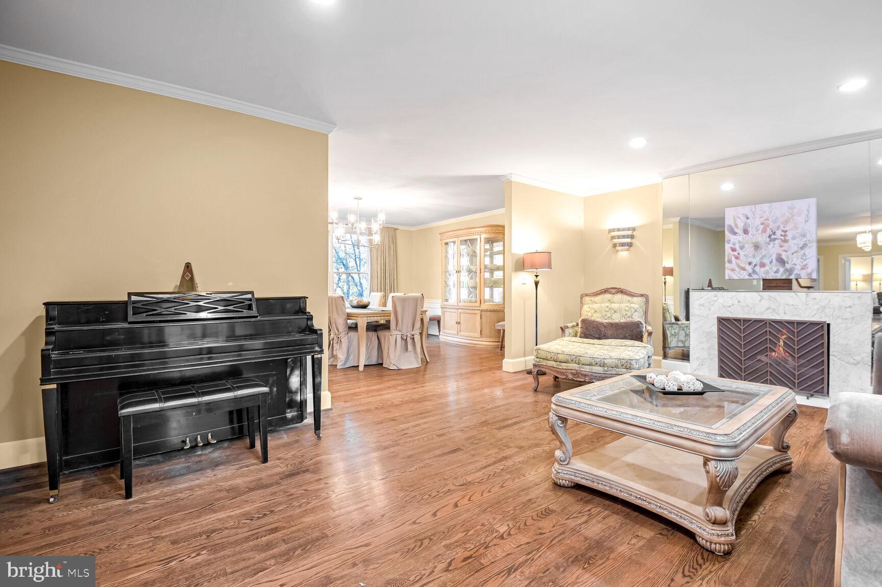 LAKE POTOMAC - Residential