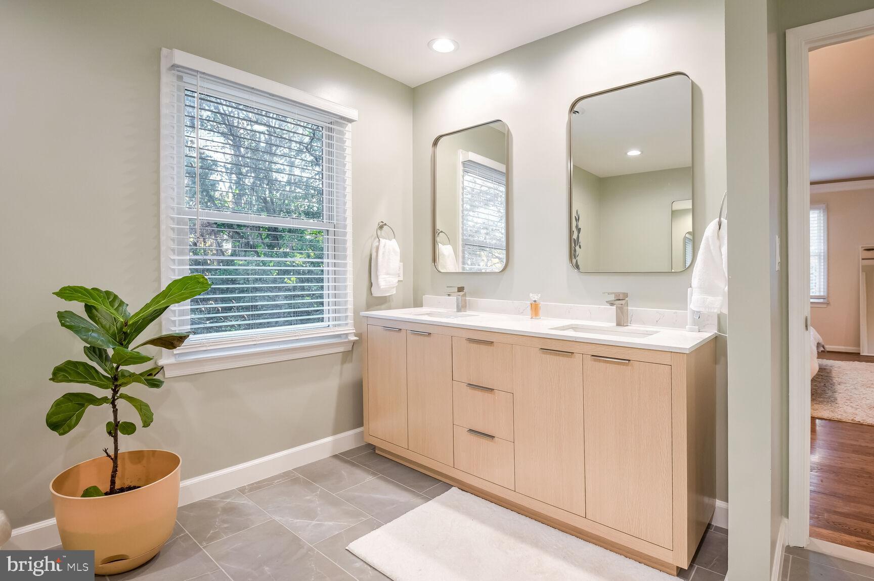 LAKE POTOMAC - Residential