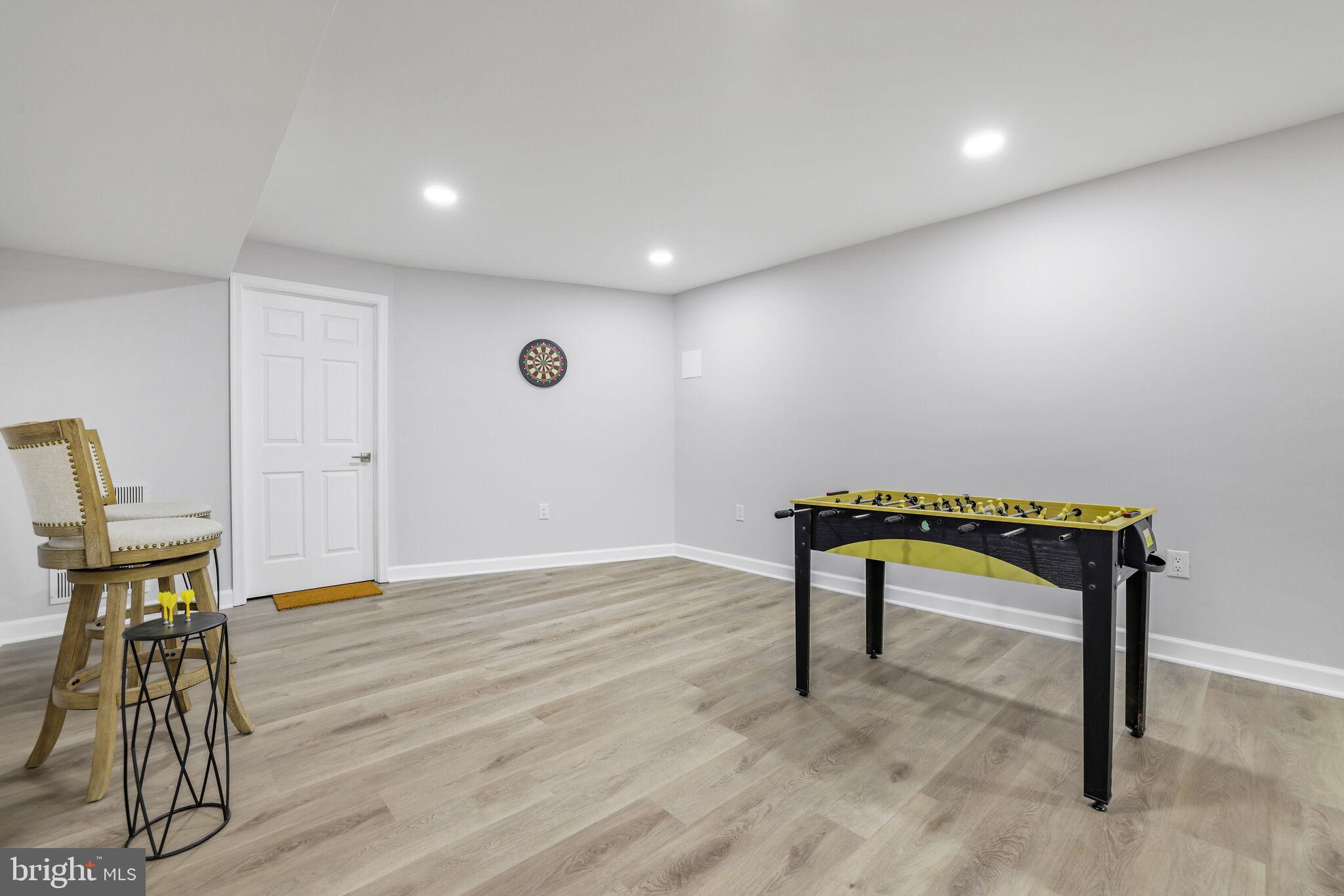 LAKE POTOMAC - Residential