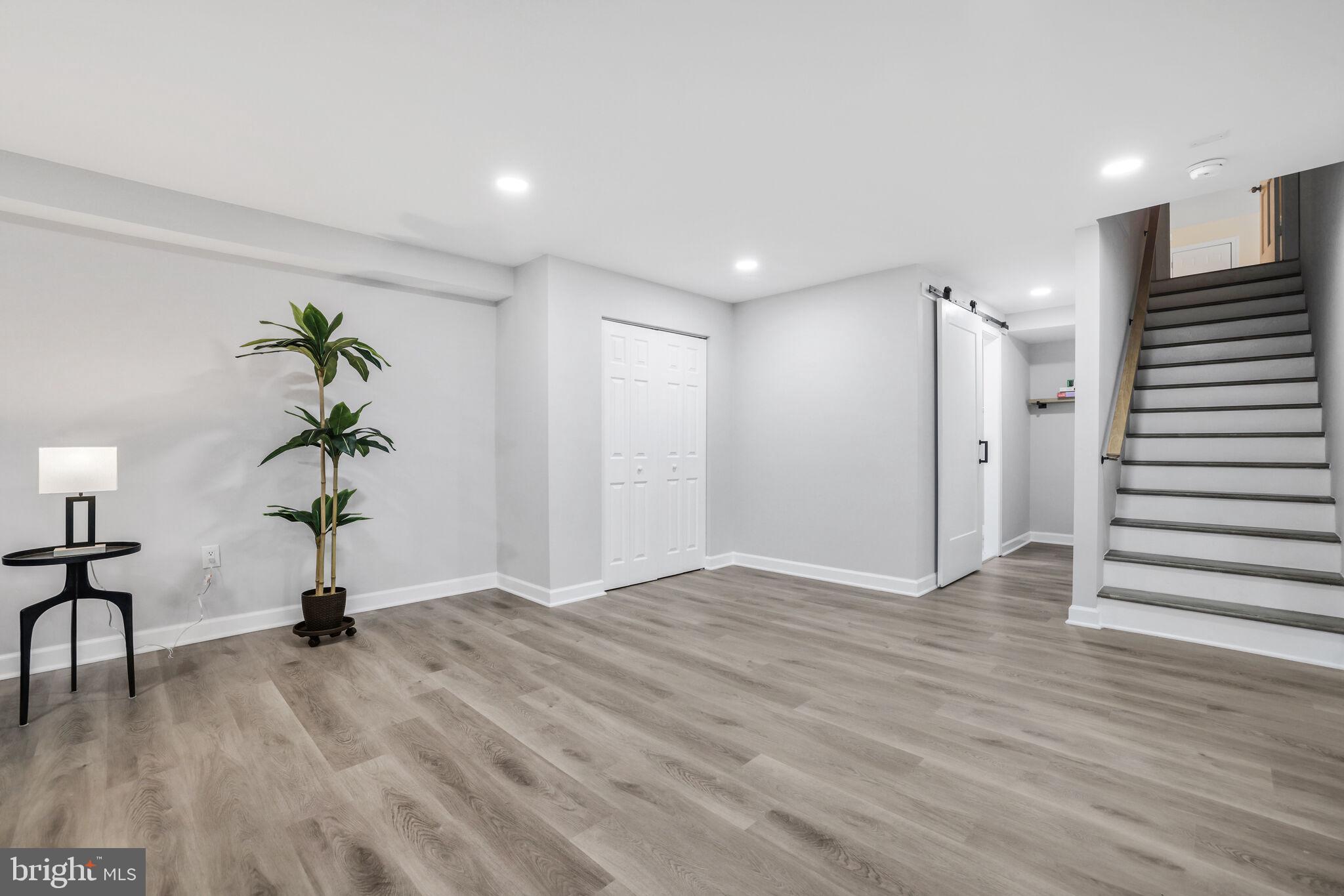 LAKE POTOMAC - Residential