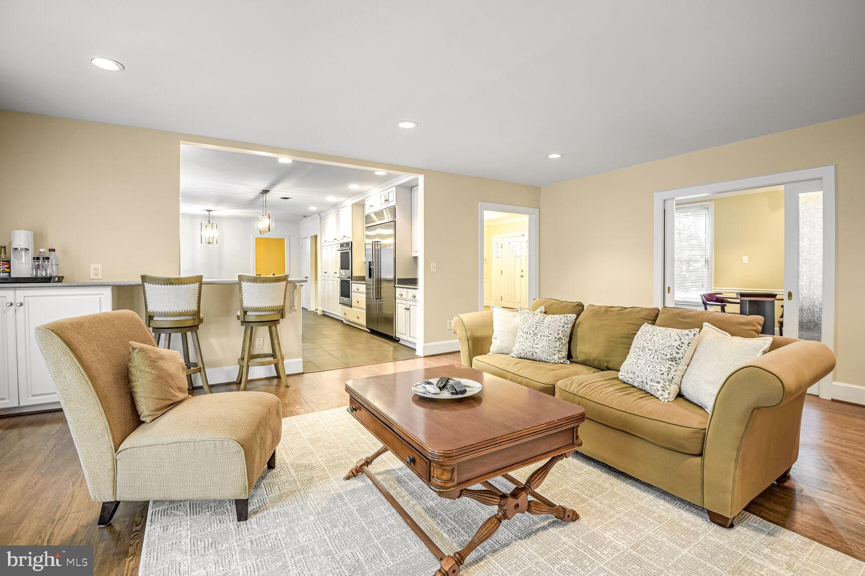 LAKE POTOMAC - Residential