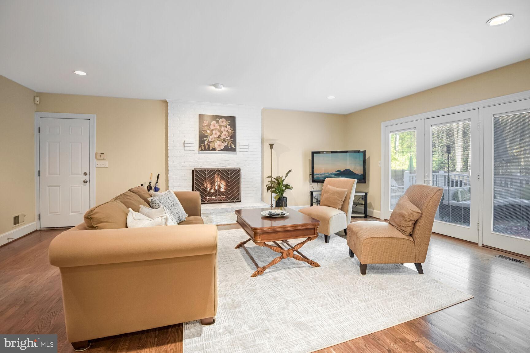 LAKE POTOMAC - Residential