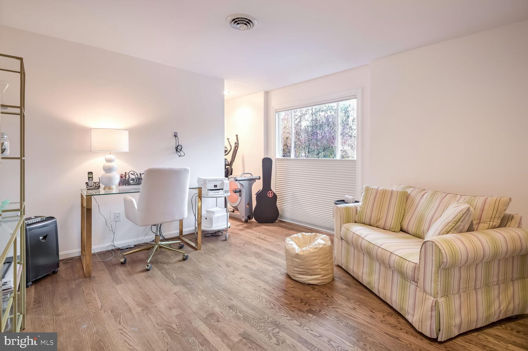 LAKE POTOMAC - Residential