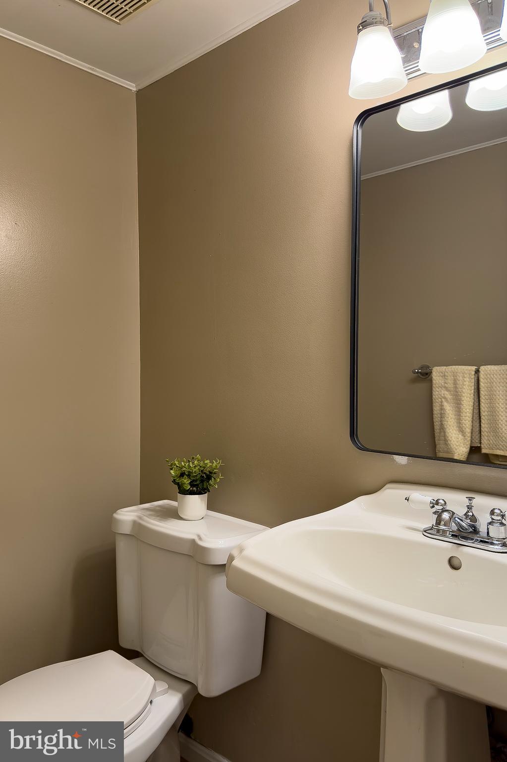 CROFTON SQUARE - Residential