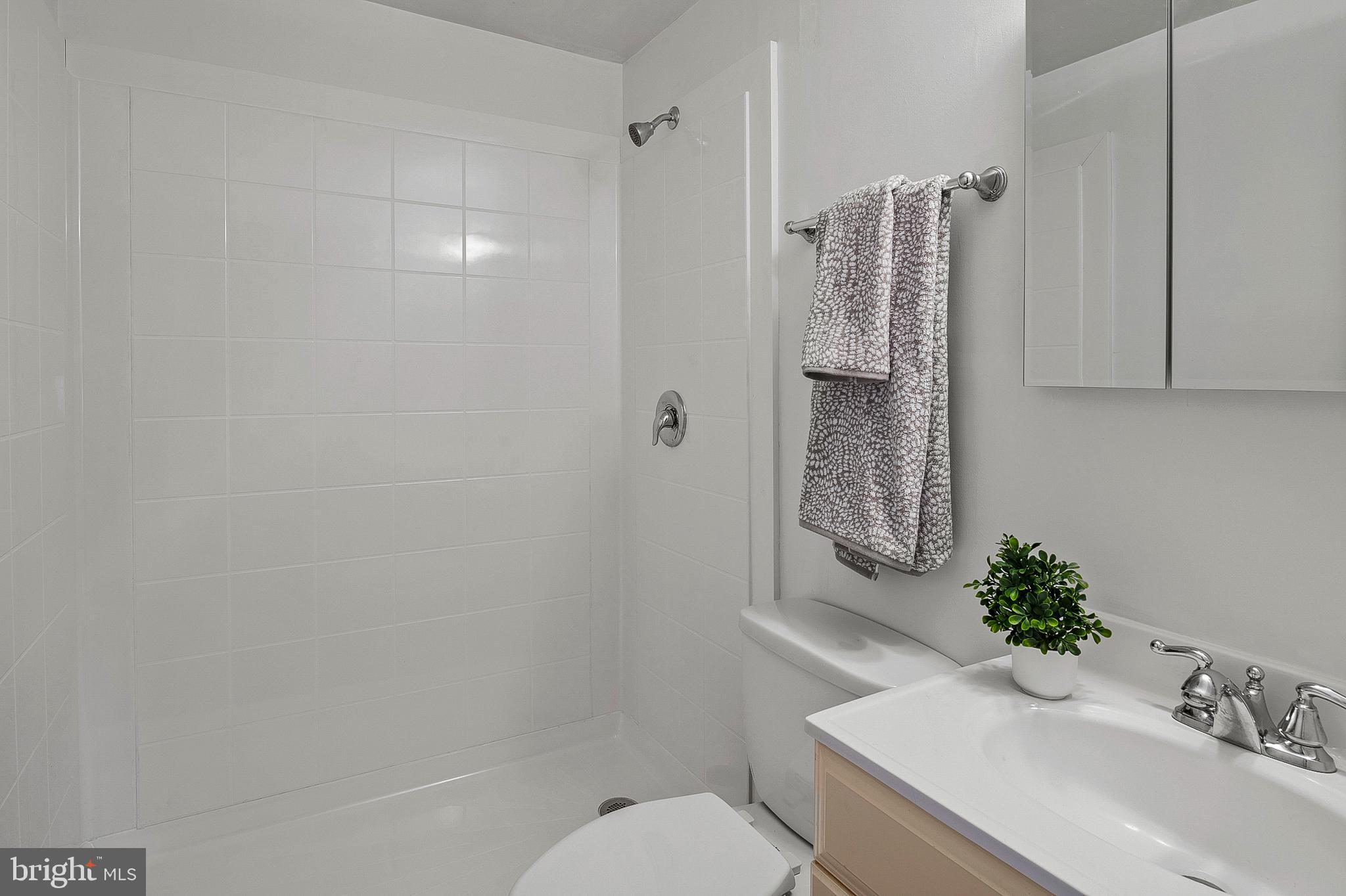 CROFTON SQUARE - Residential