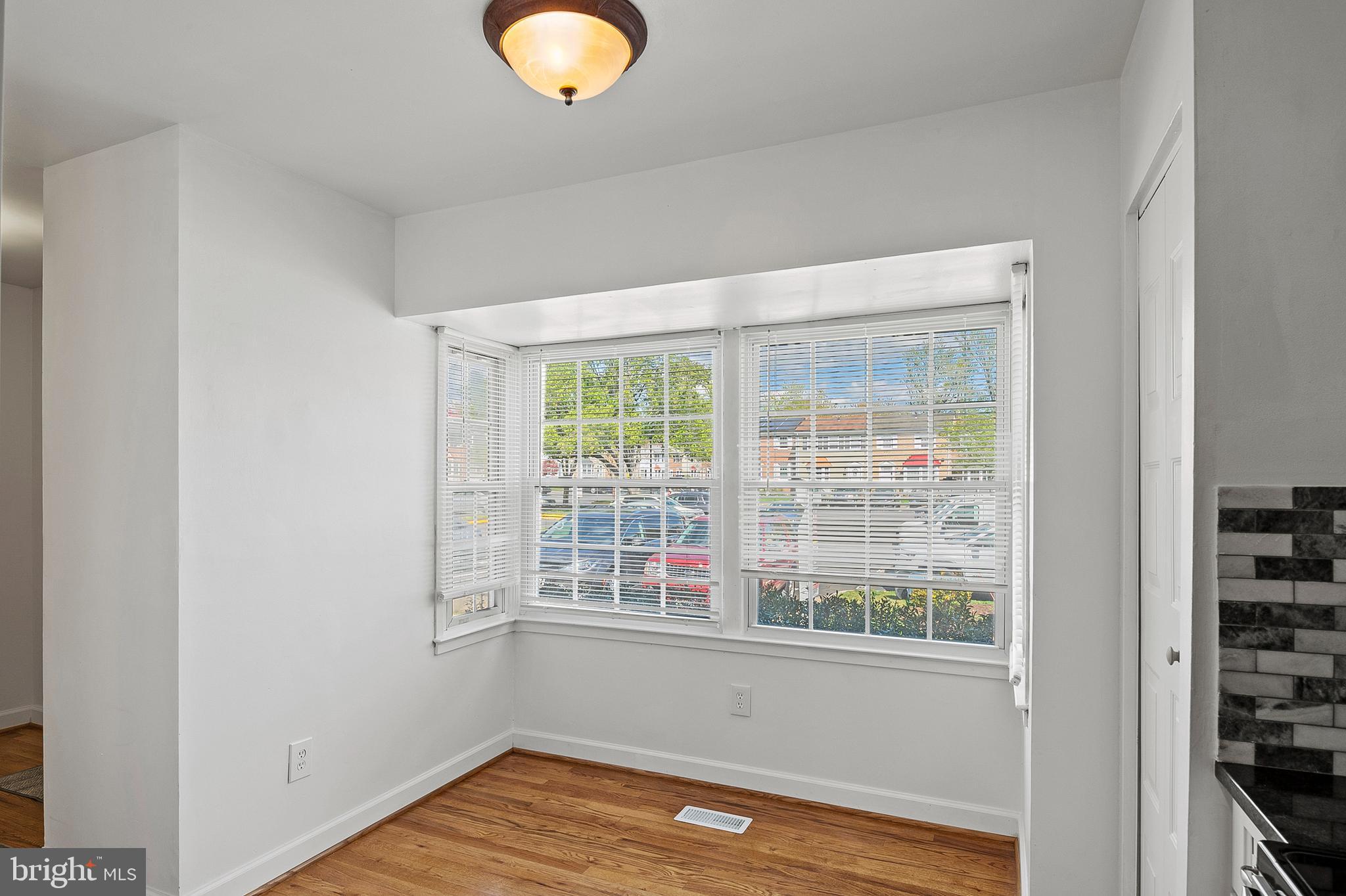 CROFTON SQUARE - Residential