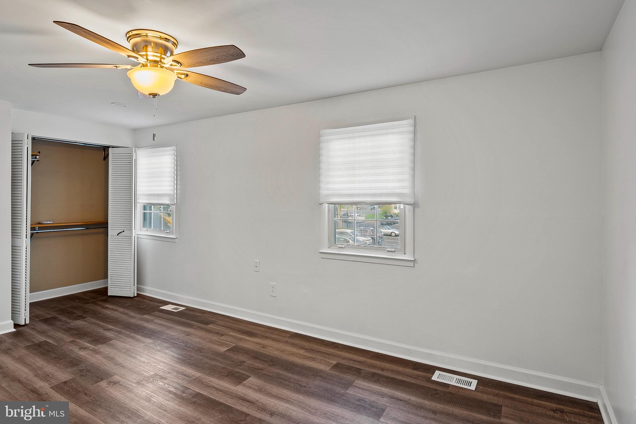 CROFTON SQUARE - Residential