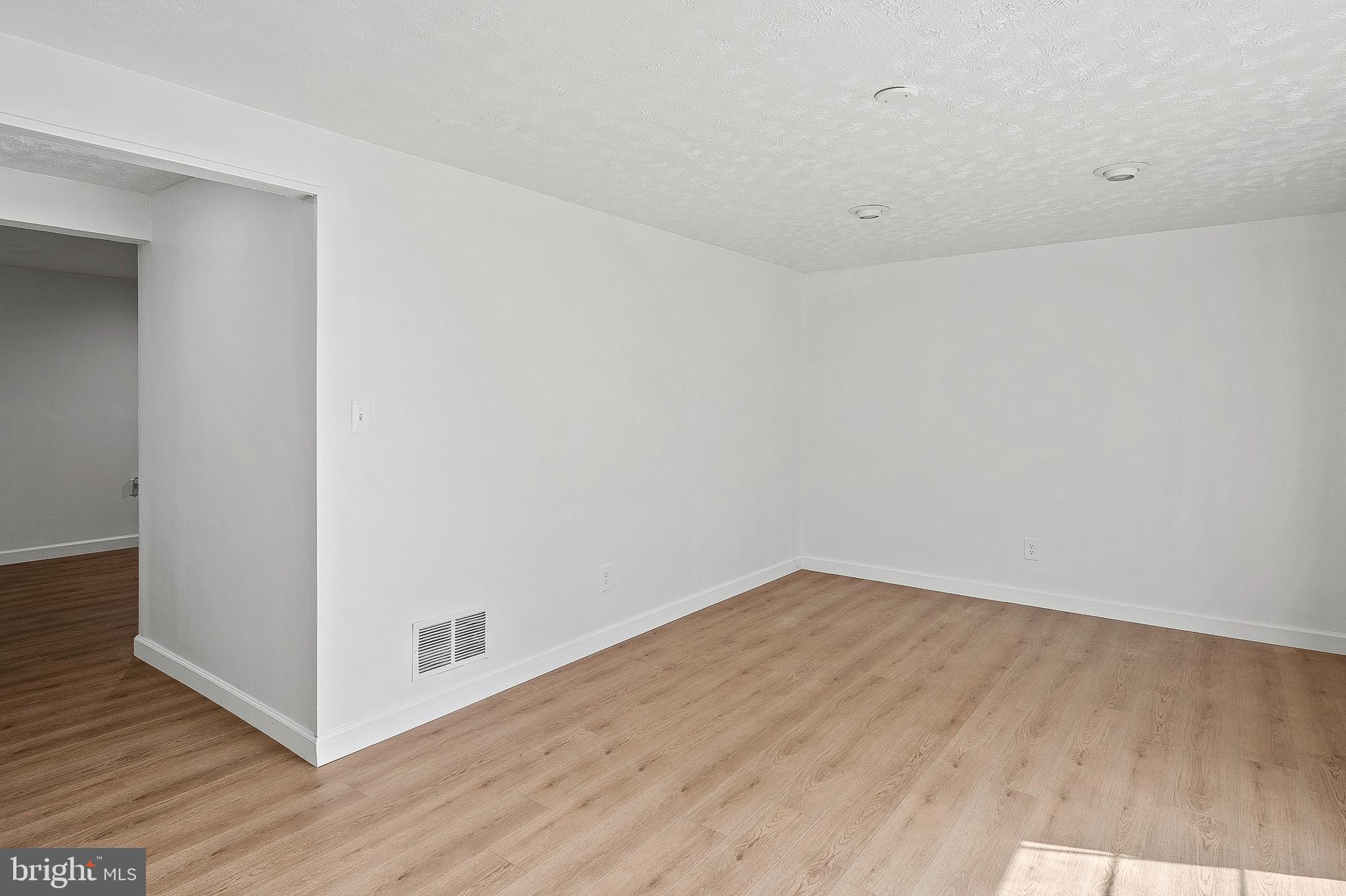 CROFTON SQUARE - Residential