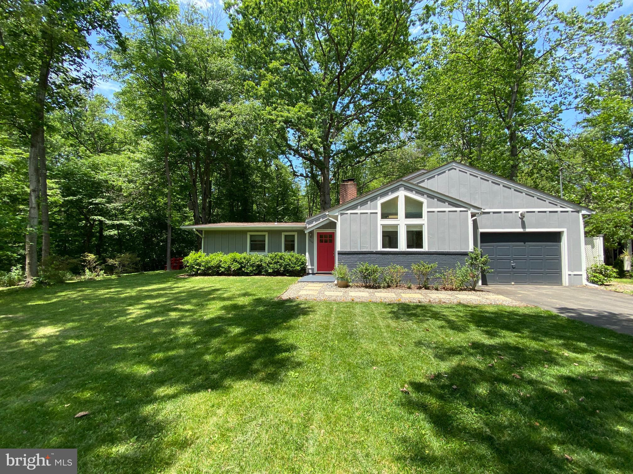 RAYMONDALE - Residential