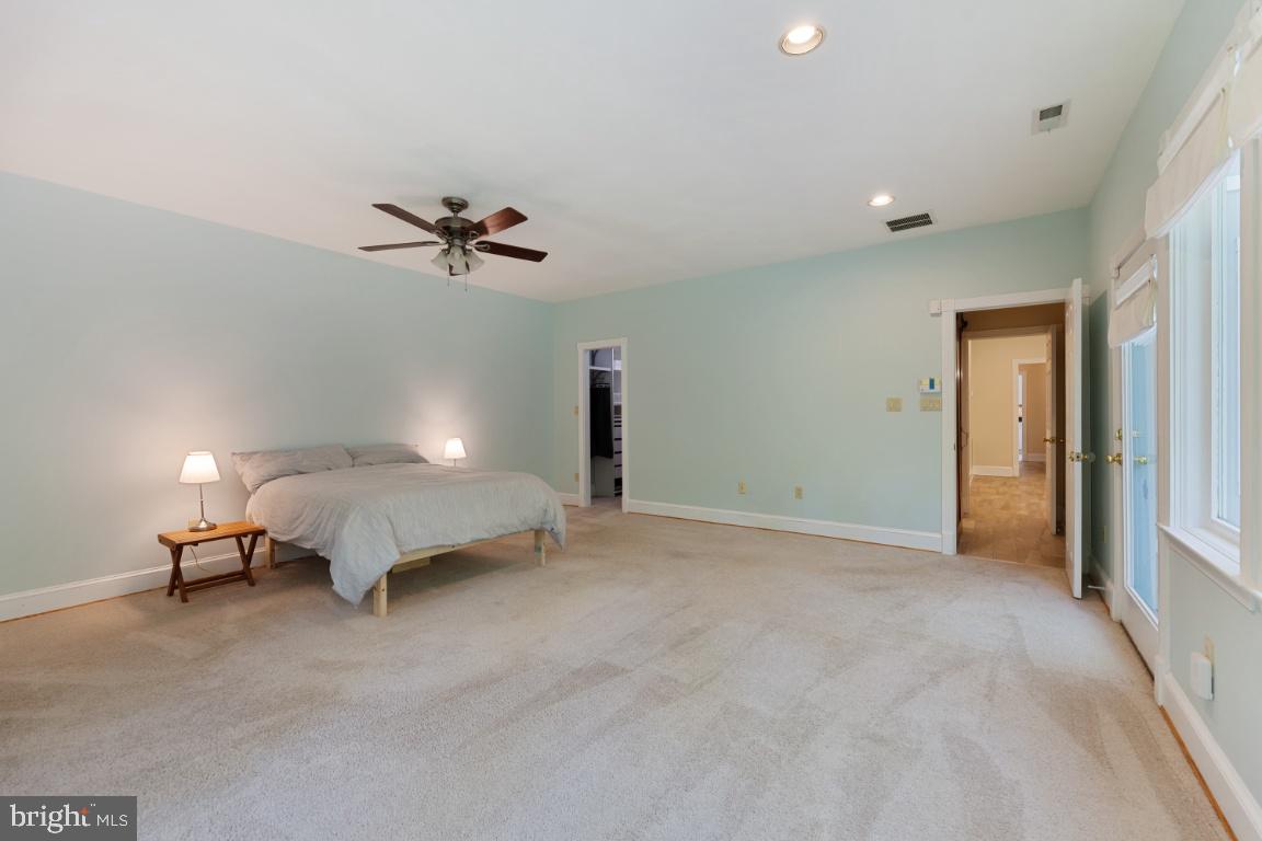 RAYMONDALE - Residential