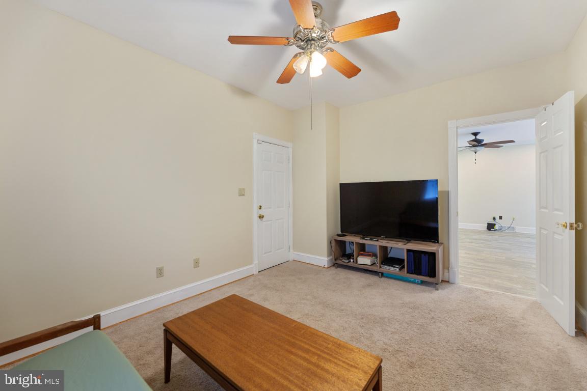 RAYMONDALE - Residential