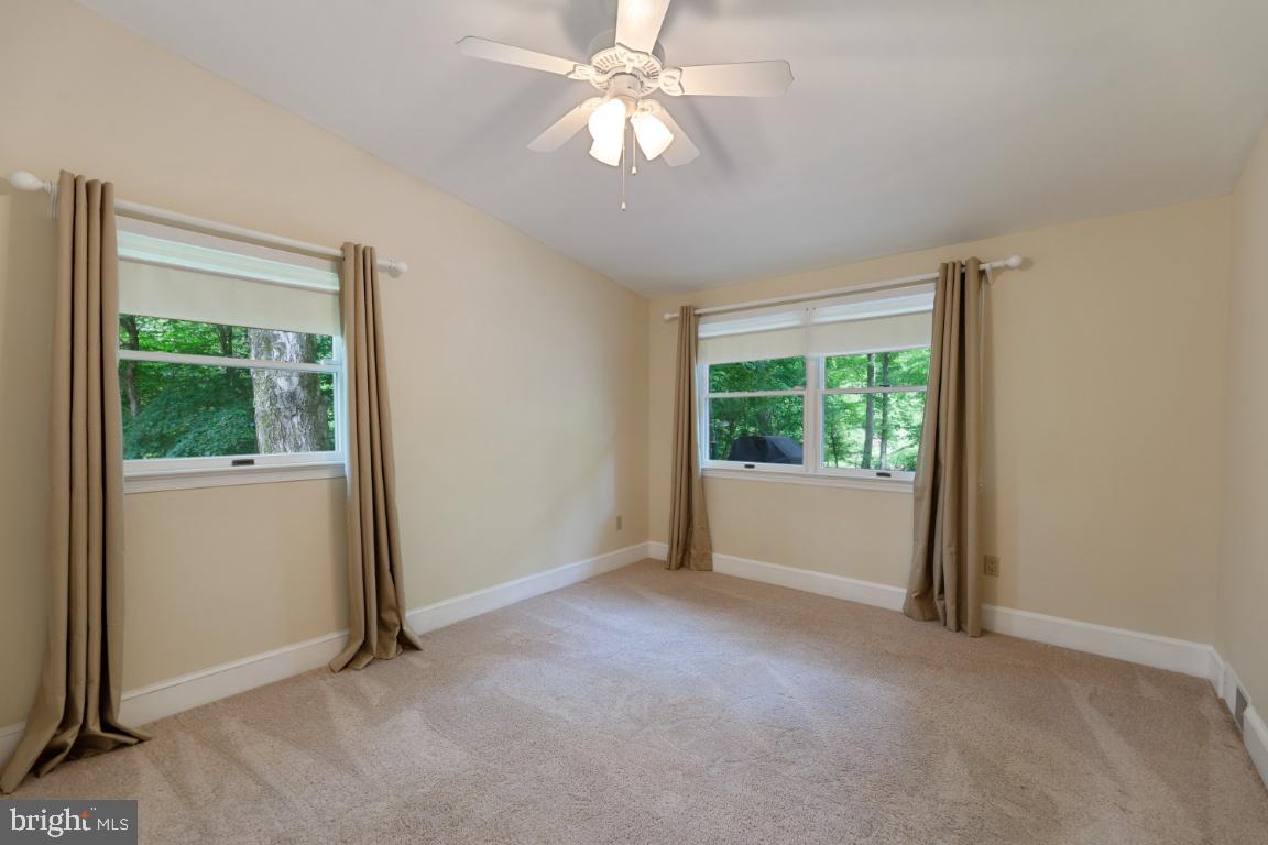 RAYMONDALE - Residential