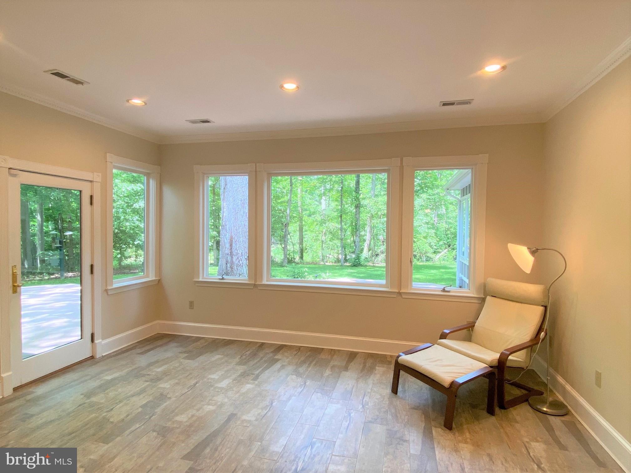 RAYMONDALE - Residential