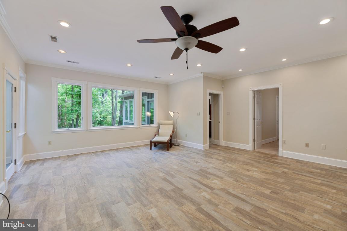 RAYMONDALE - Residential