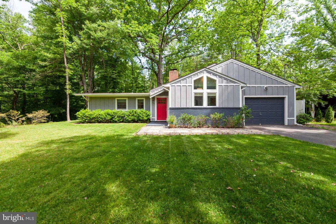 RAYMONDALE - Residential