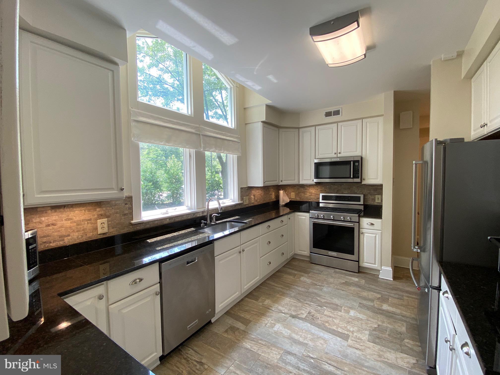RAYMONDALE - Residential