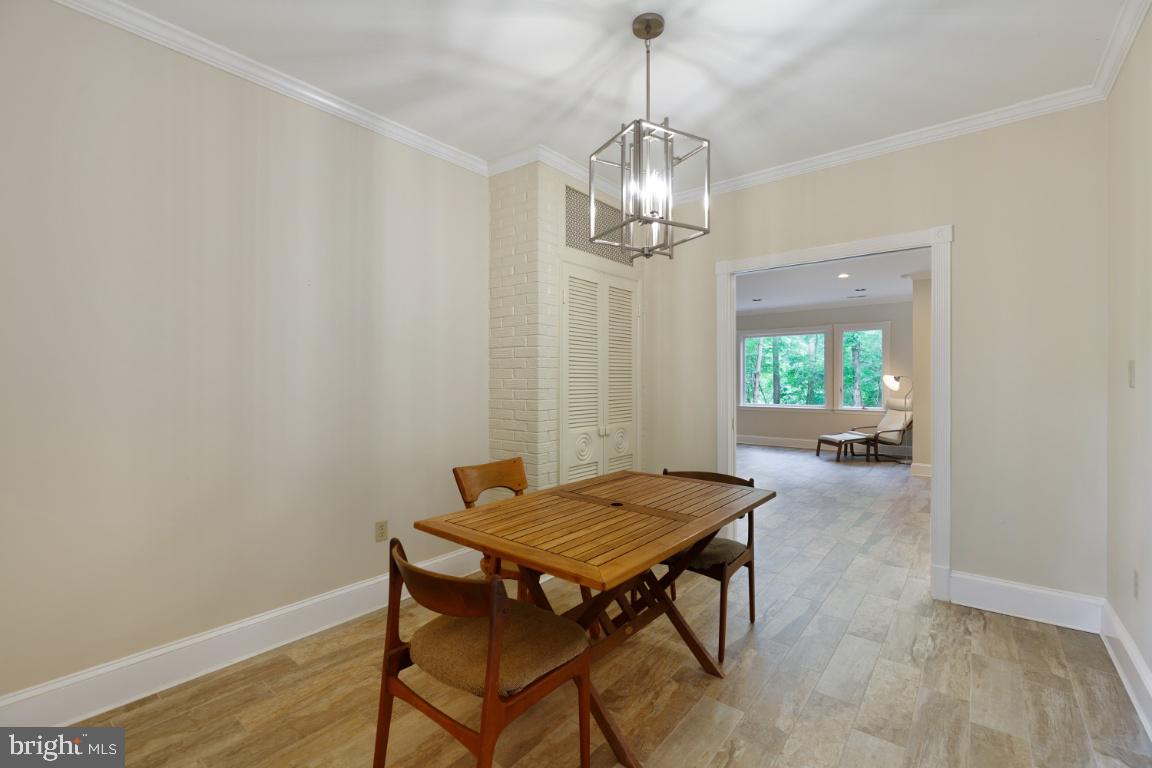 RAYMONDALE - Residential