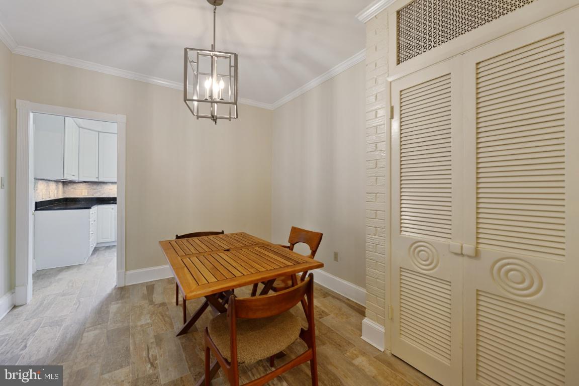 RAYMONDALE - Residential