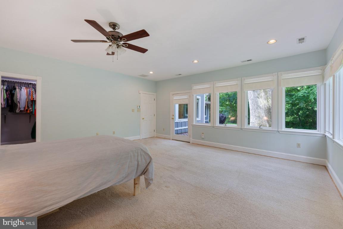 RAYMONDALE - Residential