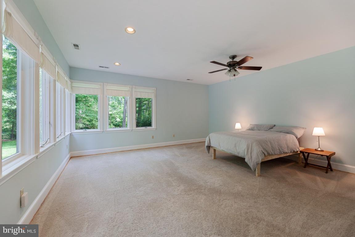 RAYMONDALE - Residential