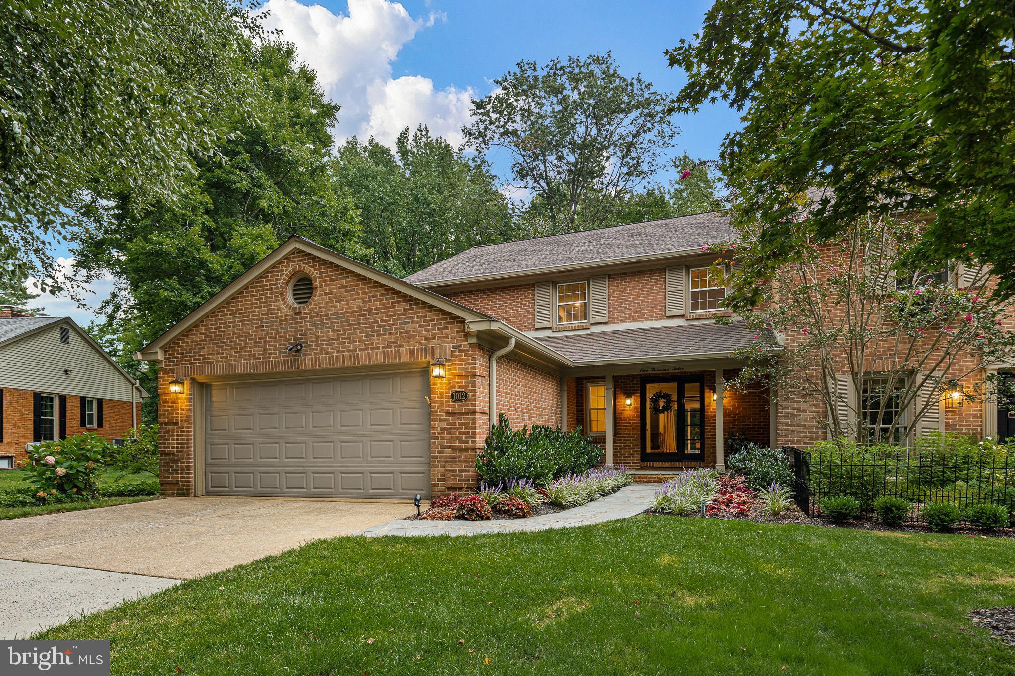 1012 WARWICK LANE