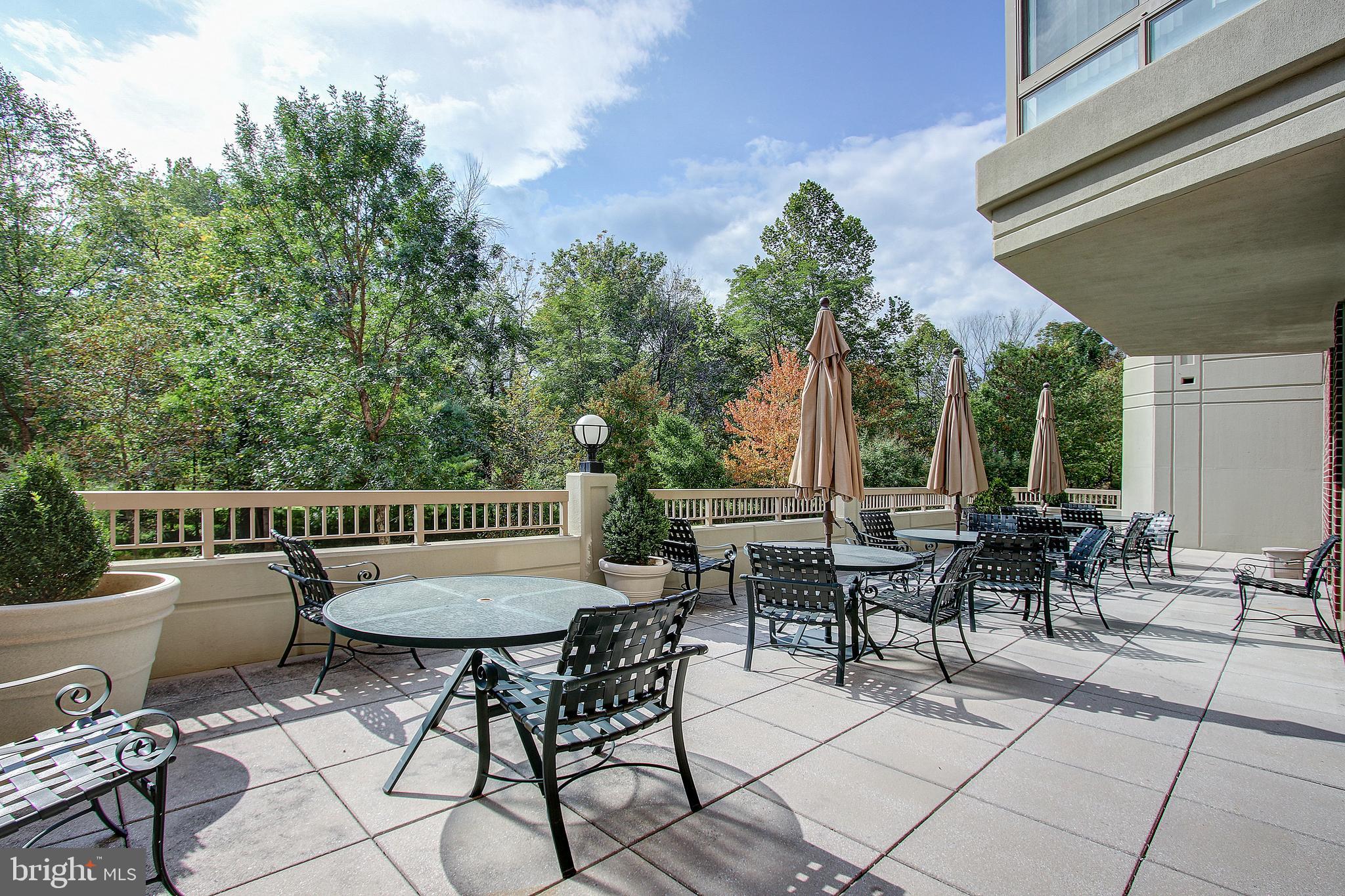 LEISURE WORLD - Residential