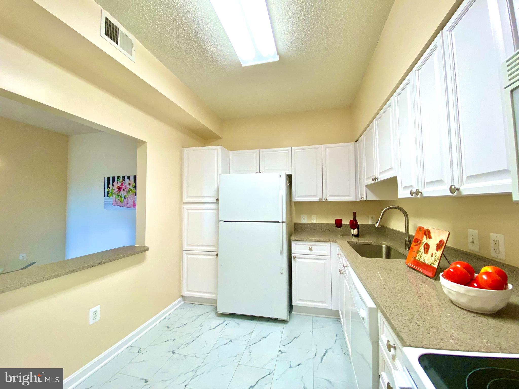 LEISURE WORLD - Residential