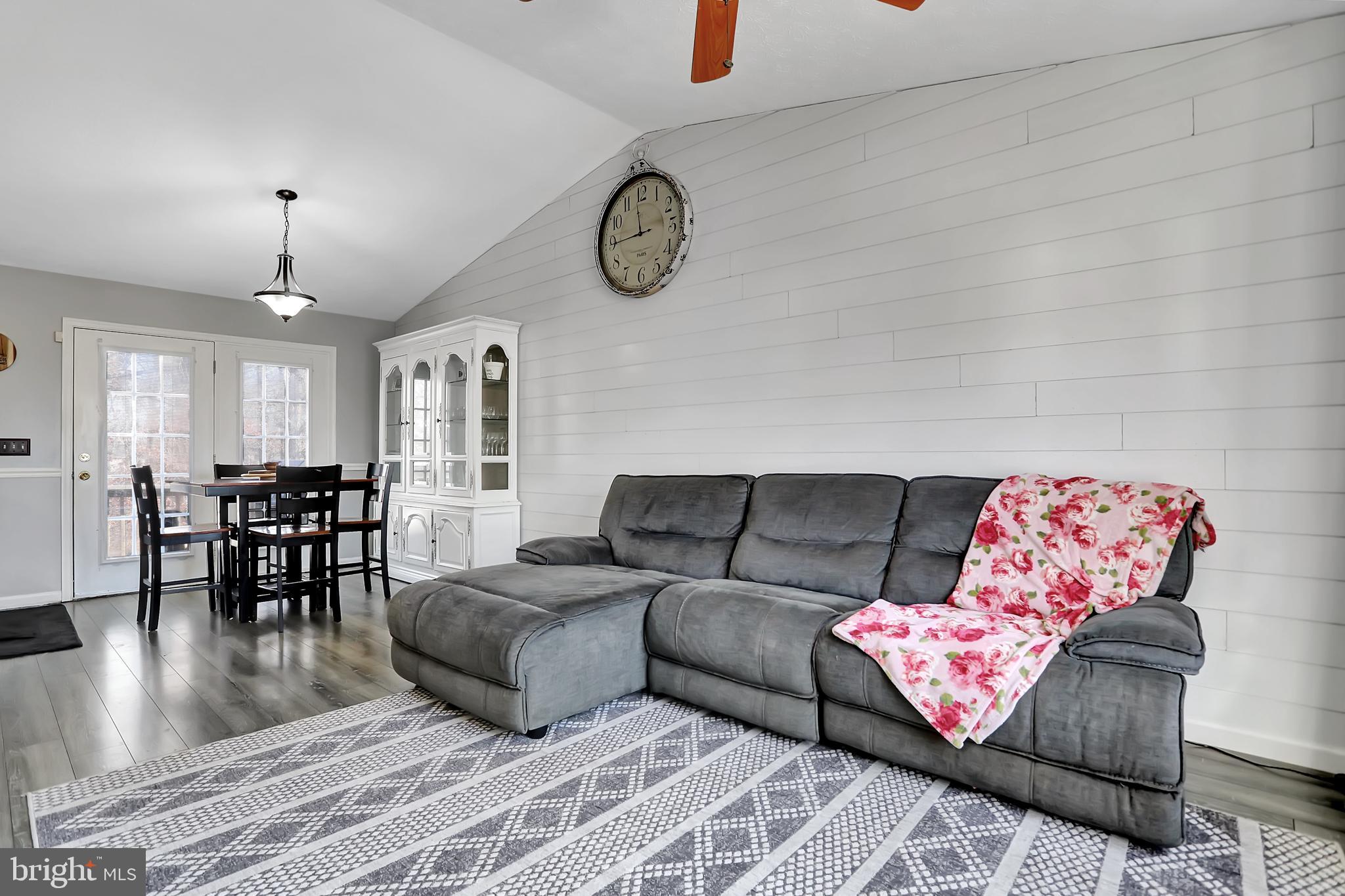 DOUGLAS OAKS - Residential