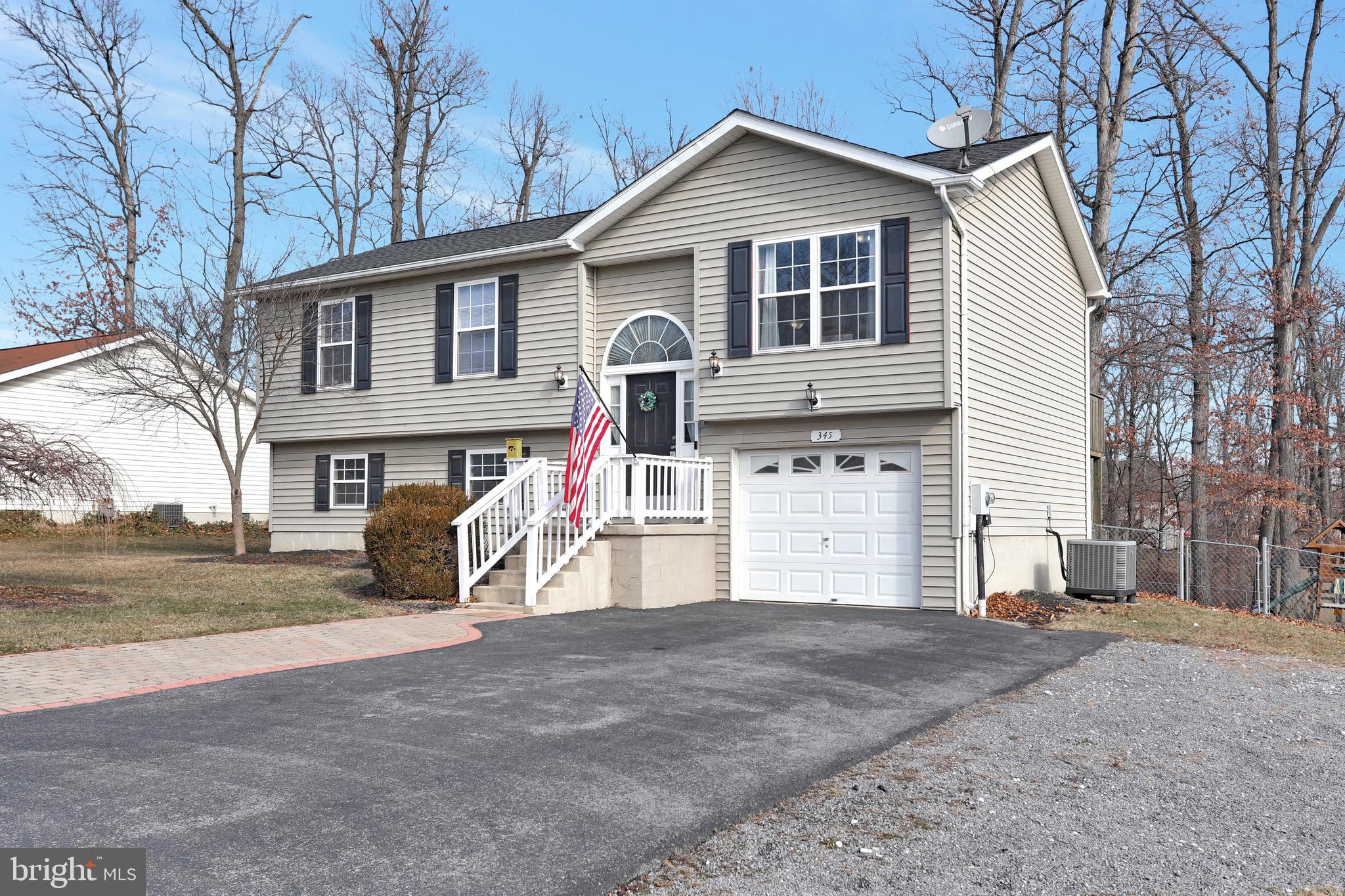 DOUGLAS OAKS - Residential