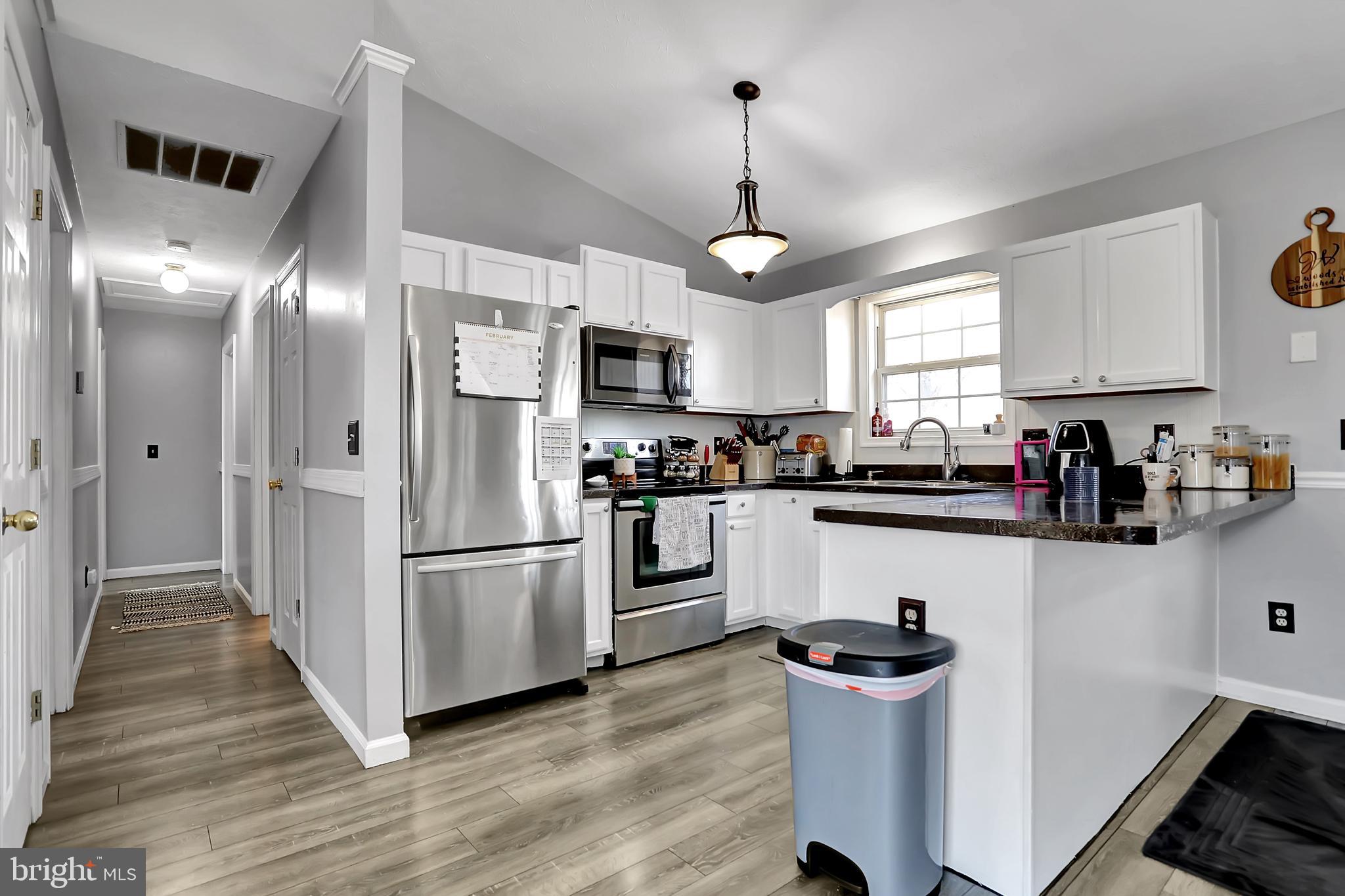 DOUGLAS OAKS - Residential