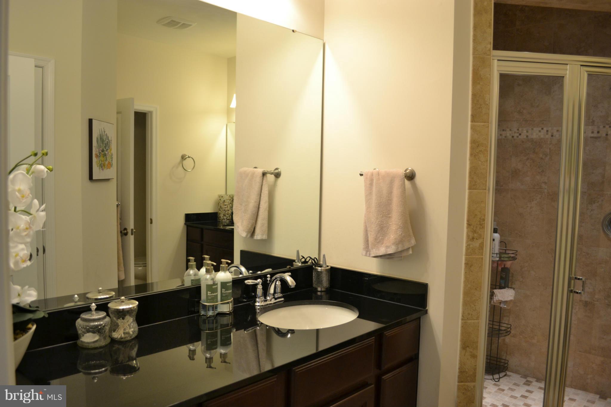 TOWN CENTER COMMONS - Residential Lease