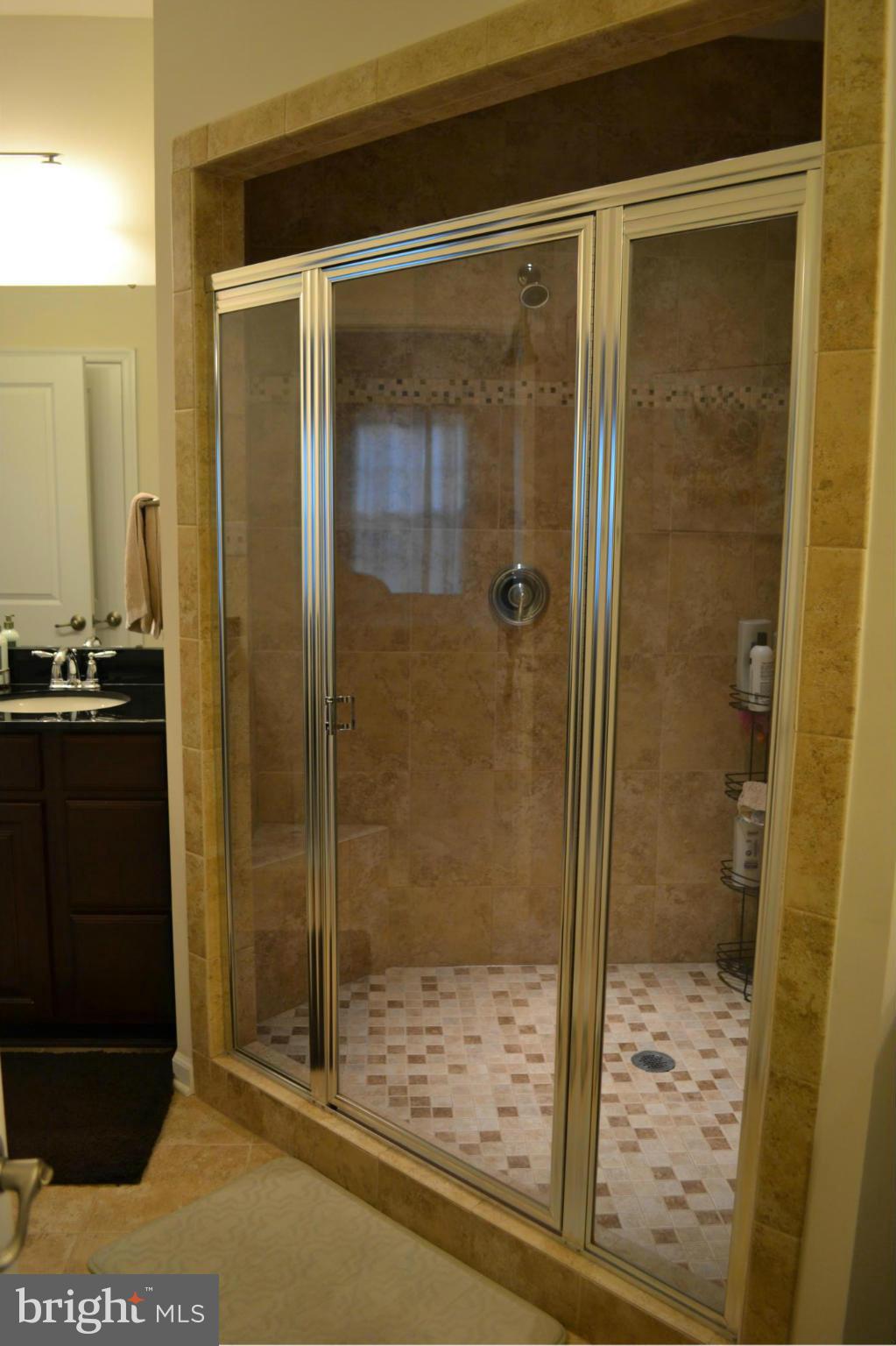 TOWN CENTER COMMONS - Residential Lease