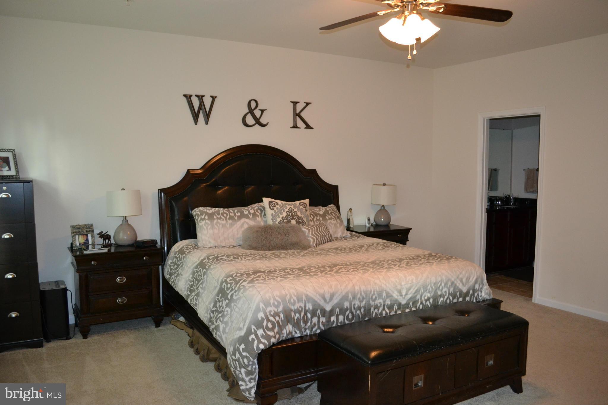 TOWN CENTER COMMONS - Residential Lease