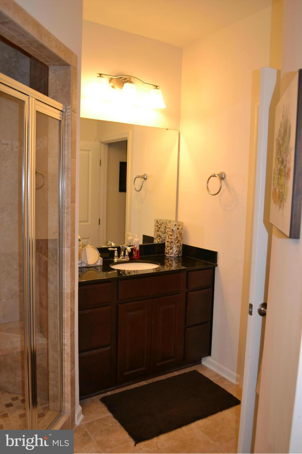 TOWN CENTER COMMONS - Residential Lease