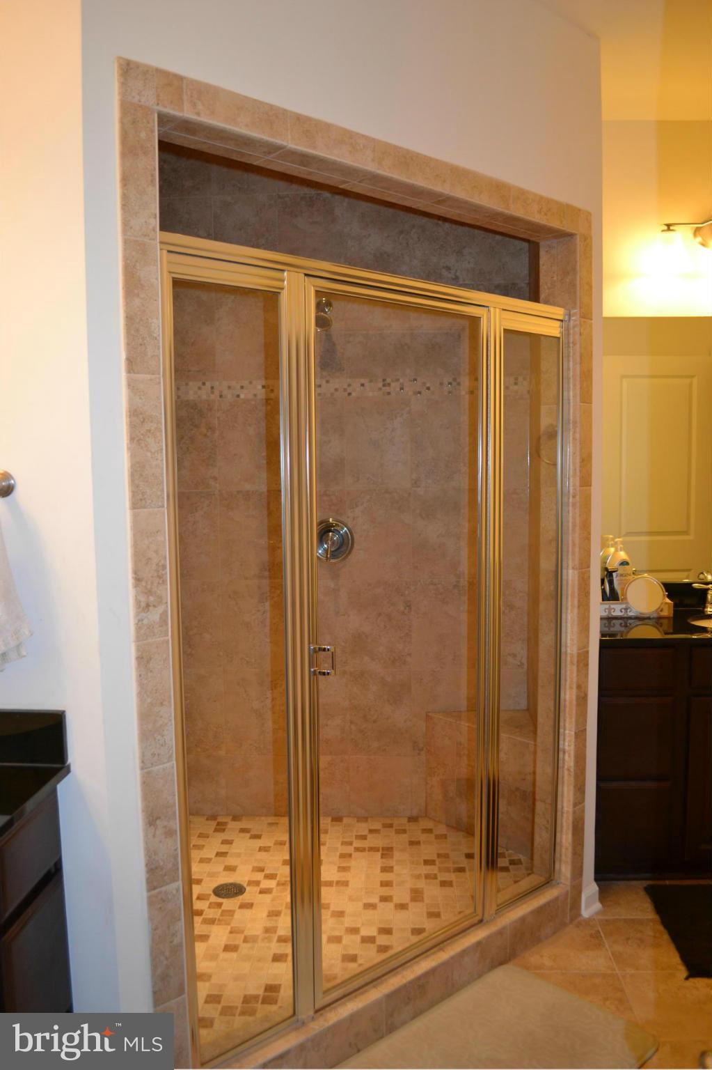 TOWN CENTER COMMONS - Residential Lease